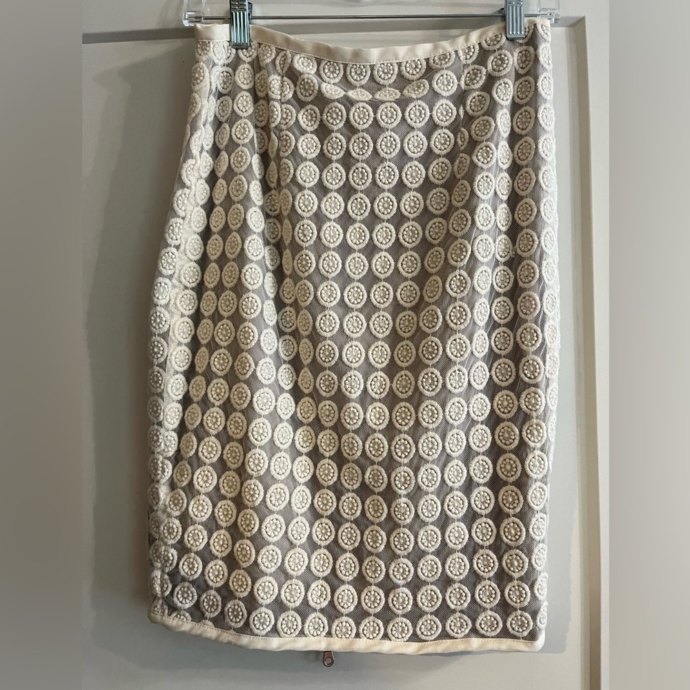 Adiva Cream Lace Overlay Pencil Skirt with Zipper in Back (6)